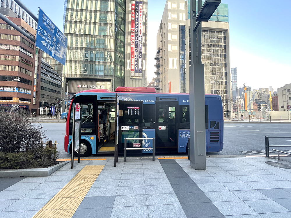 江戸バス タカラレーベンラッピング広告